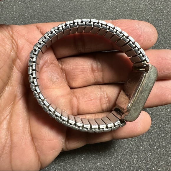 Speidel Express Ladies Quartz Tank Watch Silver Tone Roman Numeral Dial Working - Picture 7 of 9